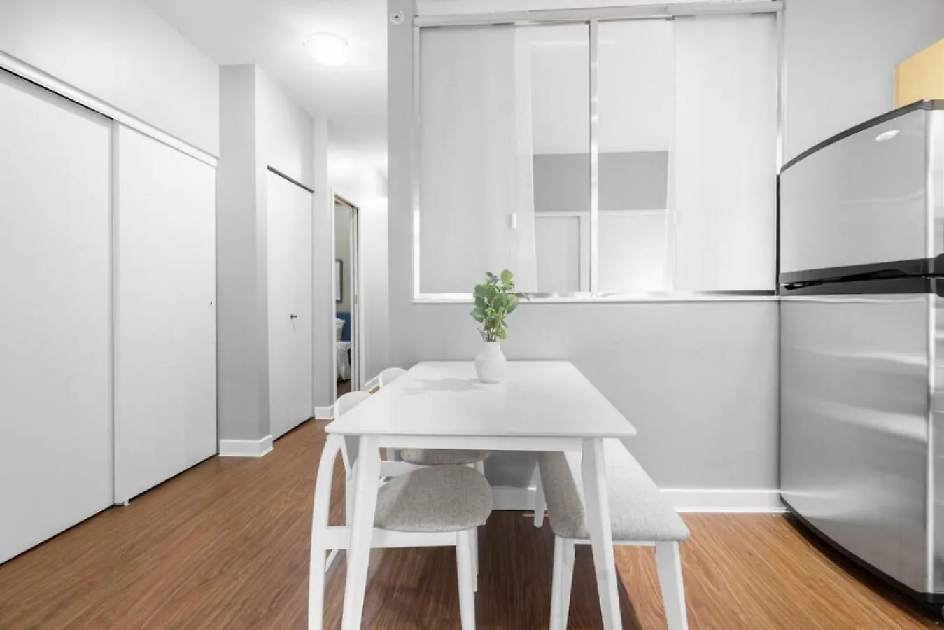 Top Floor Unit On Granville Strip Yaletown Area Vancouver Canada
