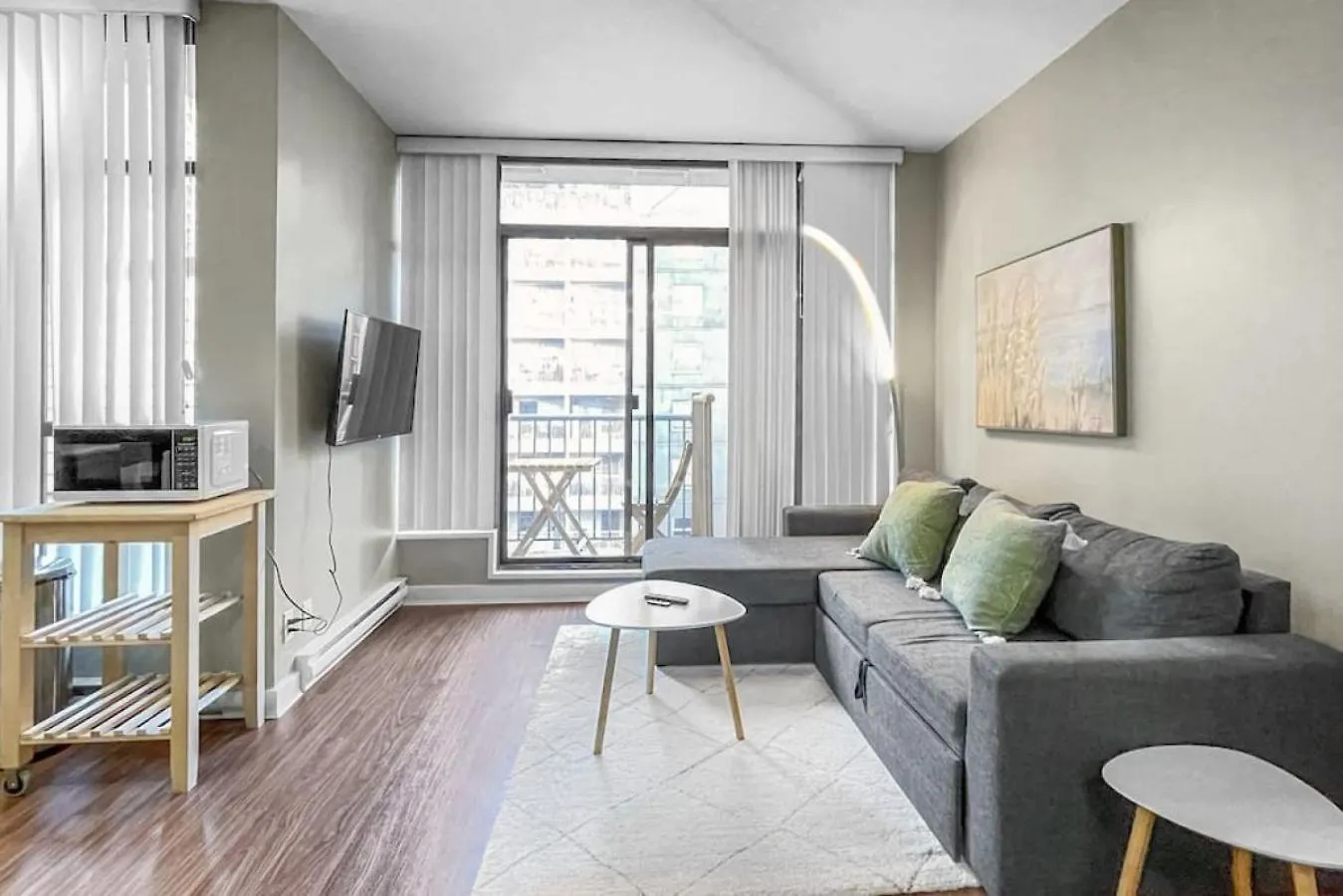 Top Floor Unit On Granville Strip Yaletown Area Vancouver
