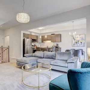 Luxury Living - 4 Bed House Niagara Falls