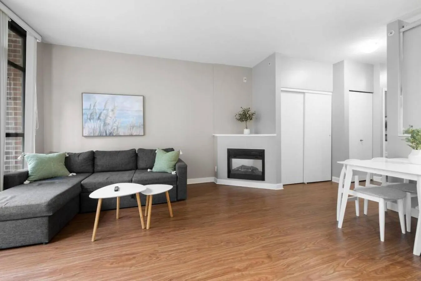 Top Floor Unit On Granville Strip Yaletown Area فانكوفر 0*,  كندا